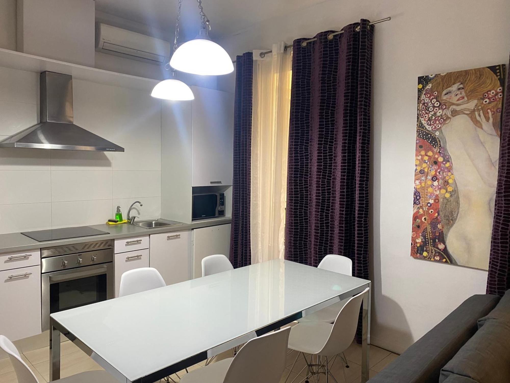 Gasthuis Sixrooms Plaza Mayor 4*